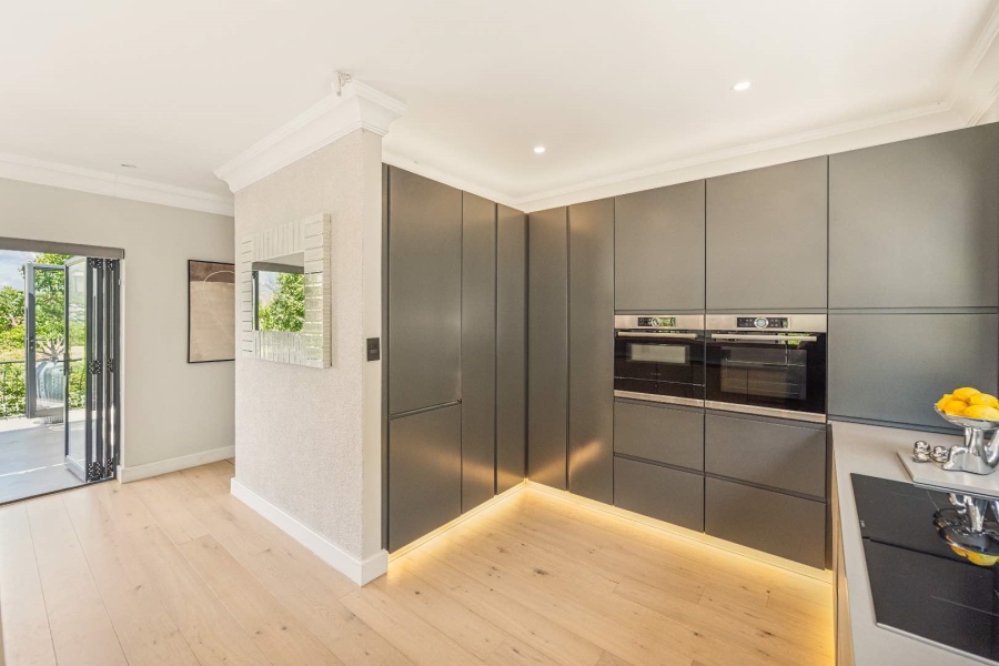 4 Bedroom Property for Sale in Tamboerskloof Western Cape